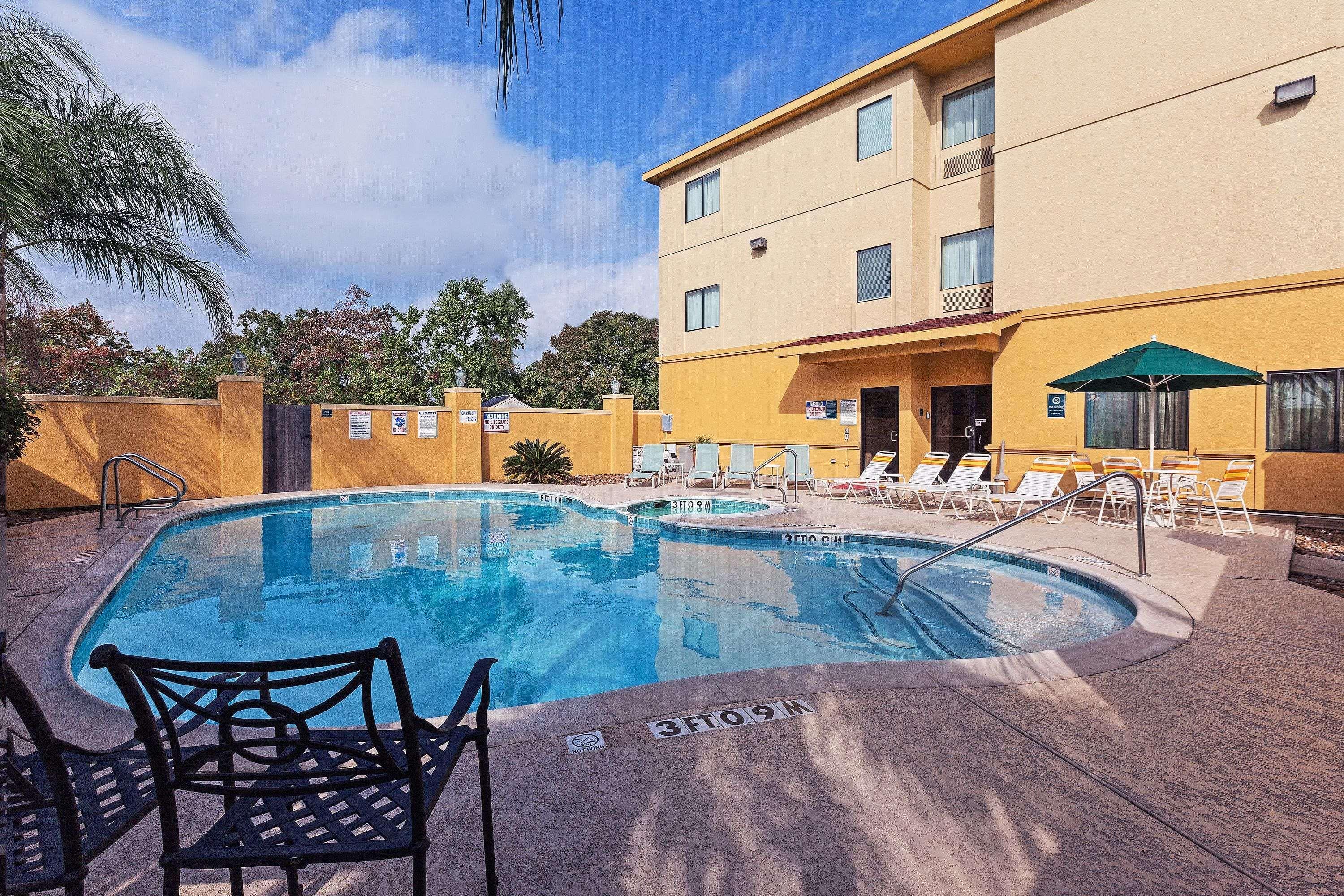Hotel La Quinta By Wyndham Pasadena Exterior foto